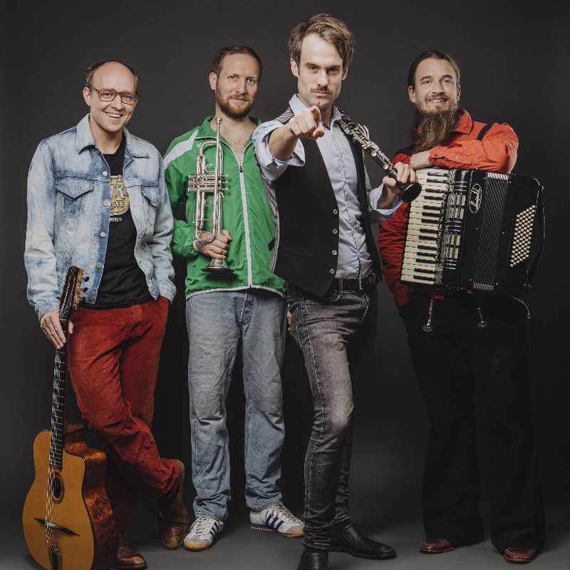 GANKINO CIRCUS (GER) - "Die Letzten ihrer Art" - bekannt vom "Woodstock der Blasmusik"