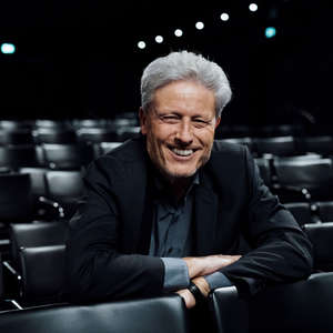 FLORIAN SCHEUBA - "Schönen guten Abend"